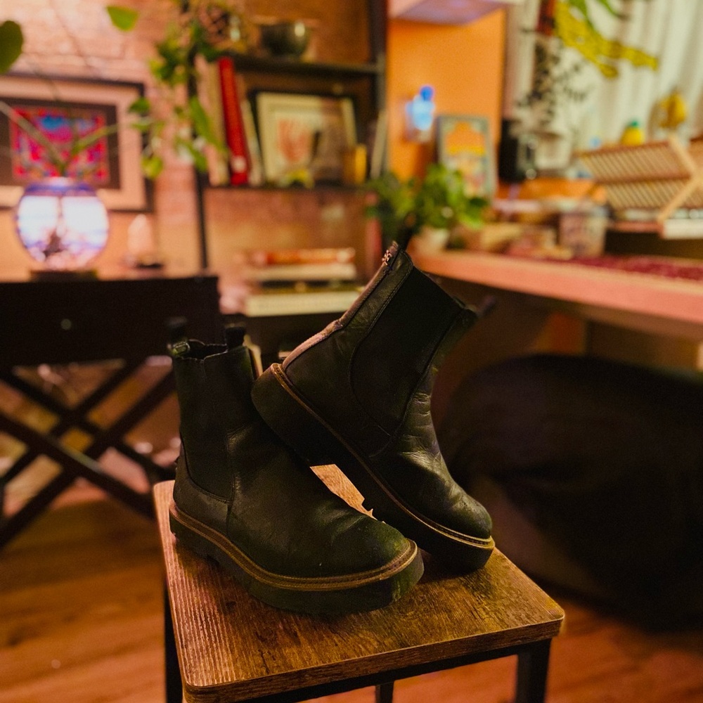 Sam Edelman Laguna Chelsea Boot Size 7